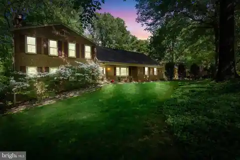 Expansive Layout Backing to Protected Woodlands