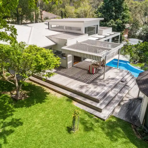 AN ABSOLUTE SHOWSTOPPER