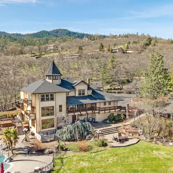 RARE BLEND OF SERENITY AND LUXURY