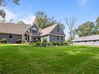 Exquisite Home with Heated Mega Barn