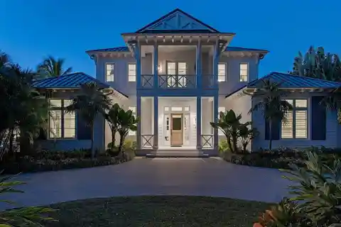 Unique and Luxurious Estate-like Property