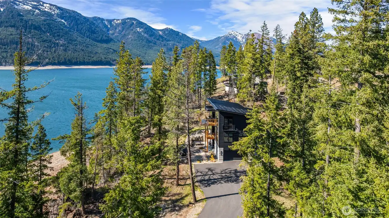 New Mountain Modern Home on Lake Cle Elum