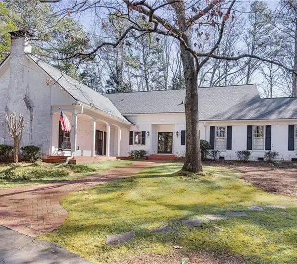 BEAUTIFUL AND UNIQUE HOME IN WHITLOCK HEIGHTS