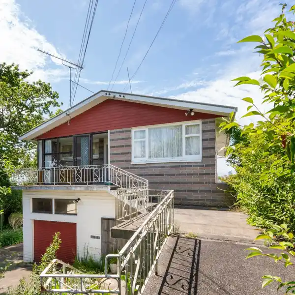 EXCEPTIONAL PROPERTY WITH GREAT POTENTIAL