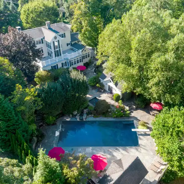 GRAND 1927 COLONIAL FARMHOUSE