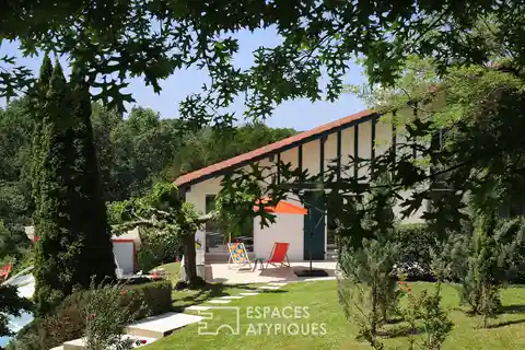 Bright Contemporary Villa with Covered Pool