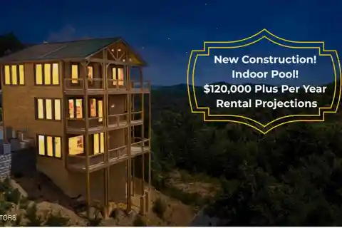 Three-Story Cabin with Spacious Decks Everywhere