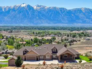 Panoramic Mountain Views on Private 5-Acre Estate