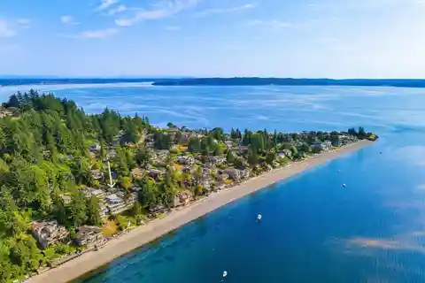 Architectural Home in the Heart of Three Tree Point