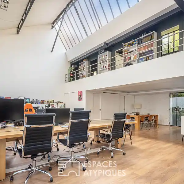 WARMLY RENOVATED INDUSTRIAL LOFT
