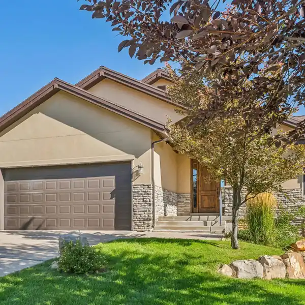 LOVELY HOME DESIGNED FOR EASY LIVING AND ENTERTAINING