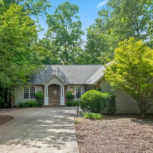 VERSATILE PROPERTY ON LAKE KEOWEE