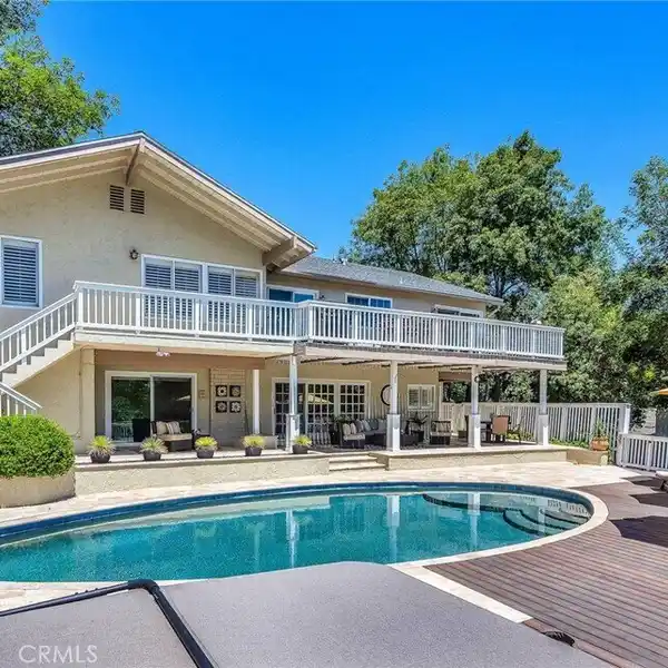 EXPANSIVE HORSE PROPERTY ON THE PALOS VERDES PENINSULA