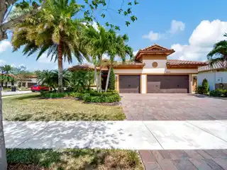 Stunning Home in Prestigious Community