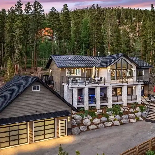 REFINED LUXURY MOUNTAIN RETREAT
