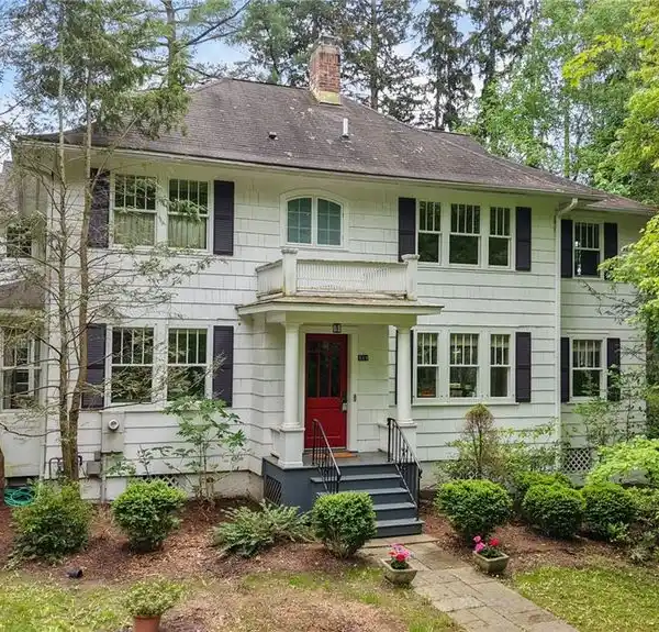 CLASSIC CHARM WITH A CONTEMPORARY PLAN