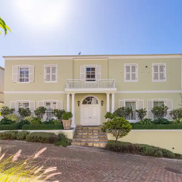 GEORGIAN STYLE IN ST. JOHN'S ESTATE