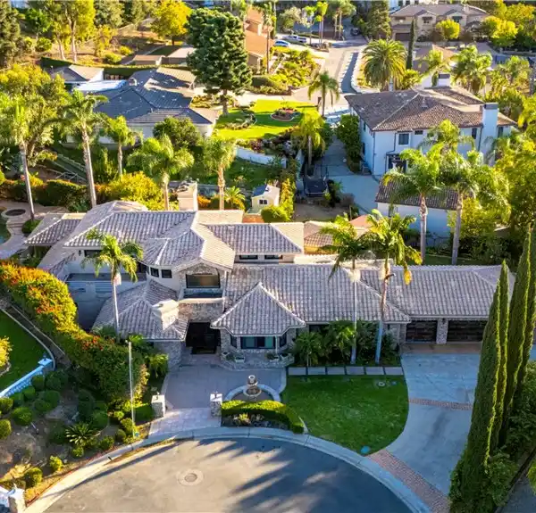 EXQUISITE CUSTOM ESTATE IN ALMERIA
