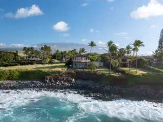 Oceanfront Home and Cottage on Maui's North Shore