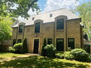 Grand Georgian Estate Home with Vintage Details in Winnetka