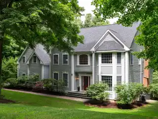 Pristine Gem in South Glastonbury