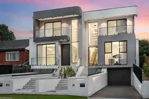 Luxury Duplex in a Sought-After Location
