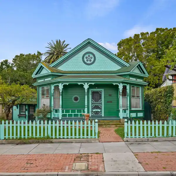 CUTE VICTORIAN CLASSIC