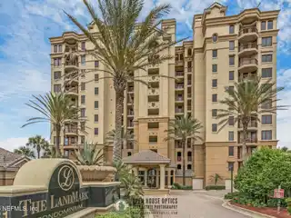 Gorgeous Home in the Landmark