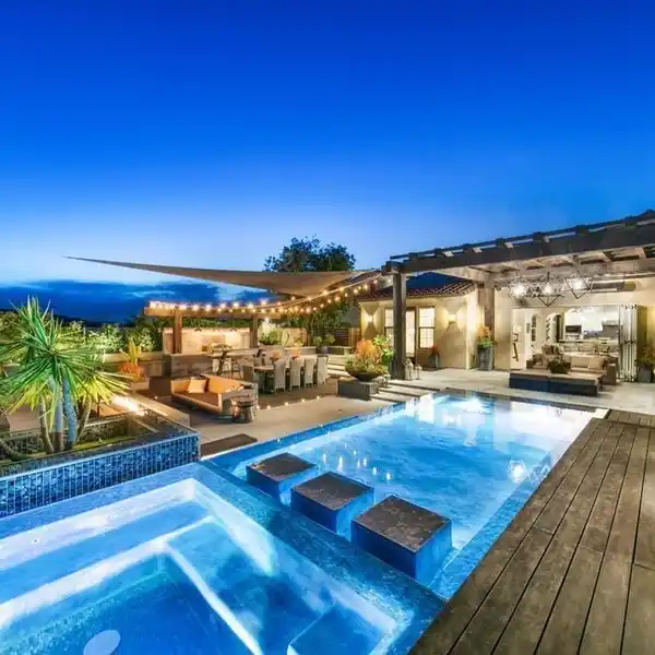 DESIGNER-PERFECT HOME HIGH ON A SCENIC CREST
