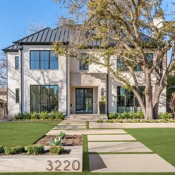 EXQUISITE RECENTLY COMPLETED HOME