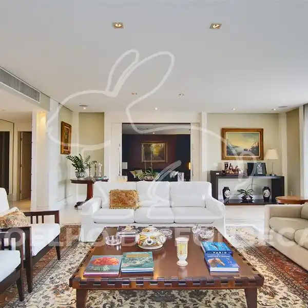 BEAUTIFUL APARTMENT WITH PARK VIEWS