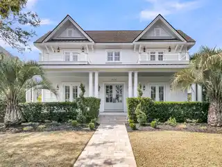 Stunning Daniel Island Home with Golf Membership