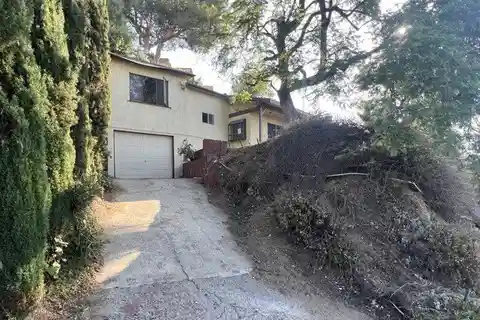 Rare Opportunity in the Burbank Hills