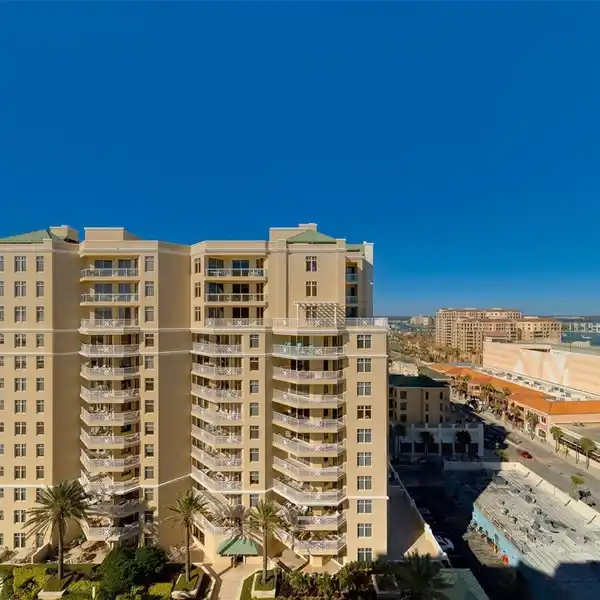 EXTRAORDINARY PENTHOUSE WITH THE LARGEST PATIO ON CLEARWATER BEACH