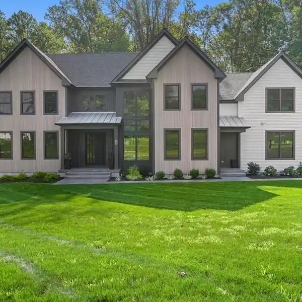 MAGNIFICENT HOME IN PRIVATE CUL-DE-SAC