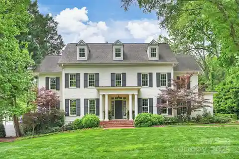 Gorgeous Custom Home in Foxcroft