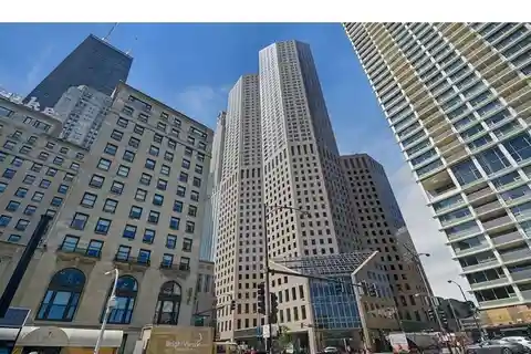 Triple-Exposure Residence in Premier Gold Coast Tower