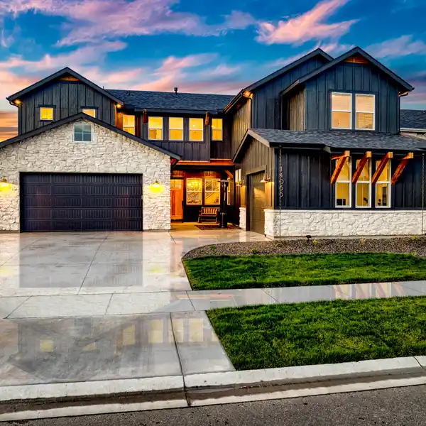 SUPERB LUXURY HOME IN EAGLE'S DRY CREEK RANCH