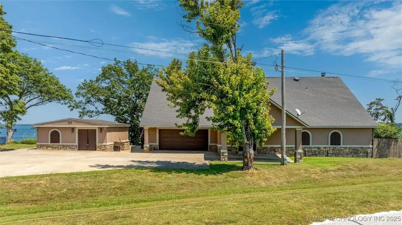 Open Concept Three Bedroom Home in Central Location
