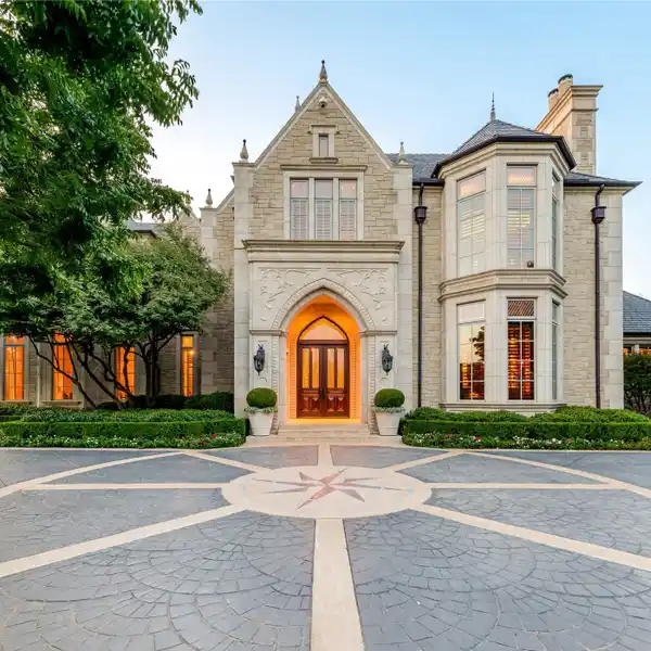 TIMELESS SOPHISTICATION WITH EXCEPTIONAL DETAILS