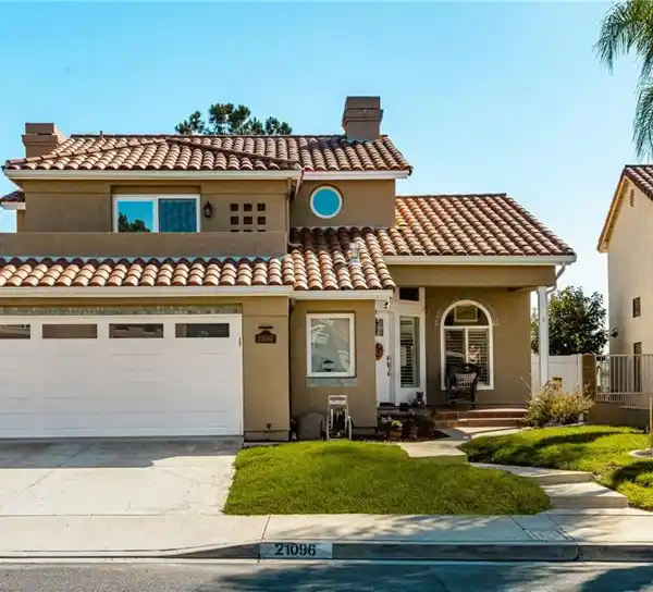 IMMACULATE UPGRADED HOME WITH LAKE MISSION VIEJO ACCESS