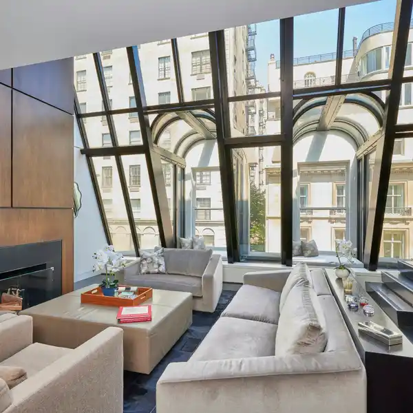 ONE-OF-A-KIND PENTHOUSE DUPLEX