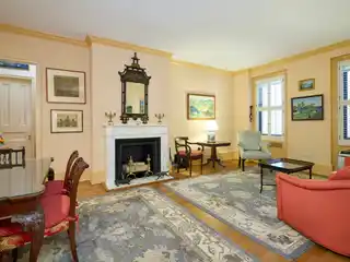 Elegant Pre-War residence on Park Avenue