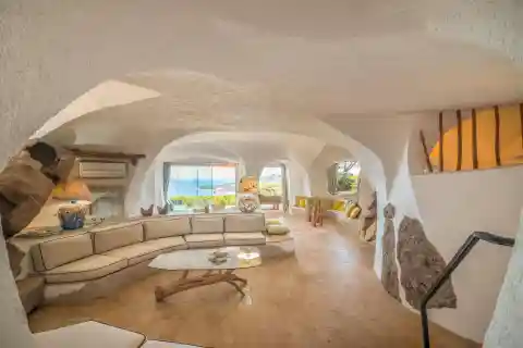 Villa in the Rock with a View of the Pevero Gulf