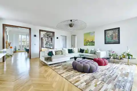 Top-Floor Home in a Distinguished Building