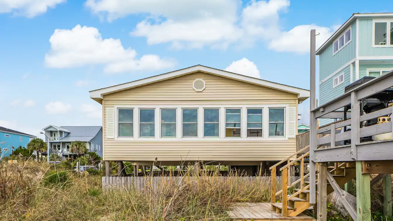 Adorable Oceanfront Cottage