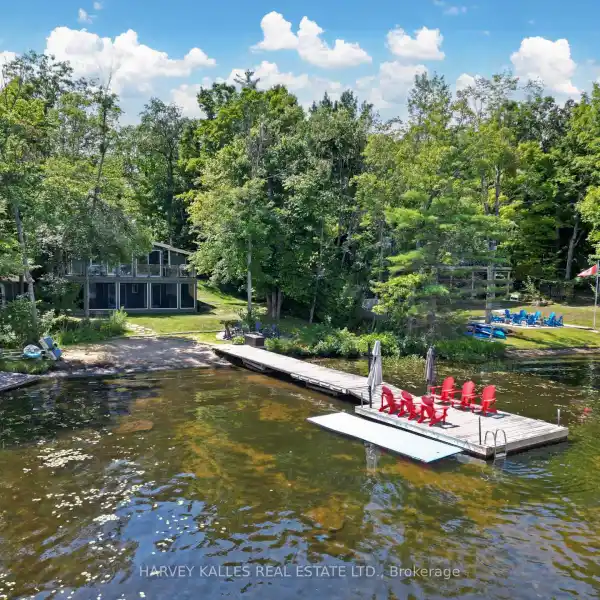 ENCHANTING LAKEFRONT RETREAT
