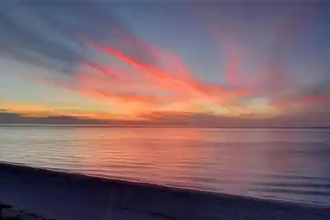 Tastefully Updated Condo in the Ultimar