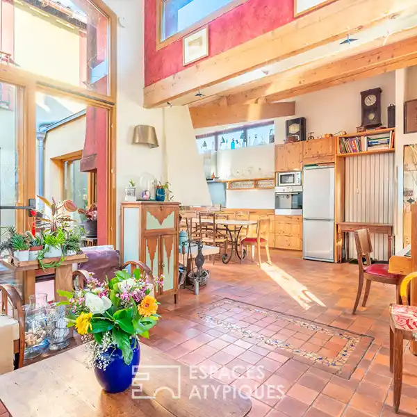 LOVELY HOME WITH TRANQUIL PATIO