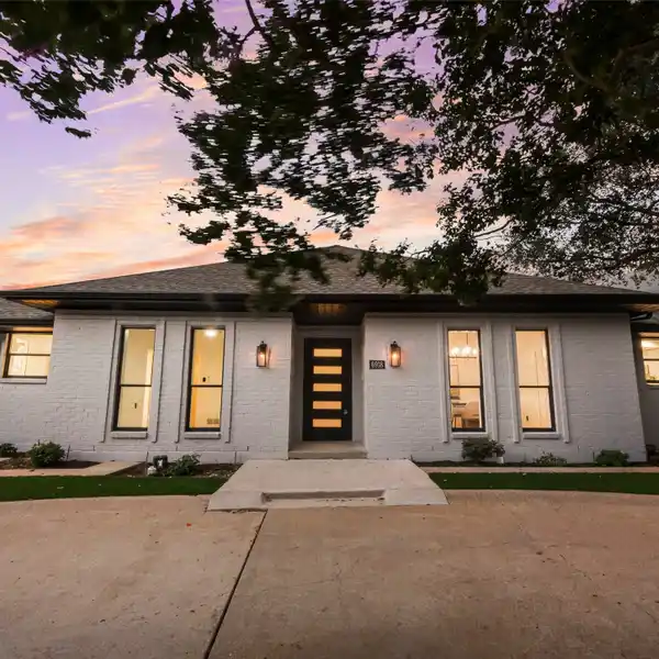 MOVE-IN READY LUXURY NEAR HIGHLAND PARK